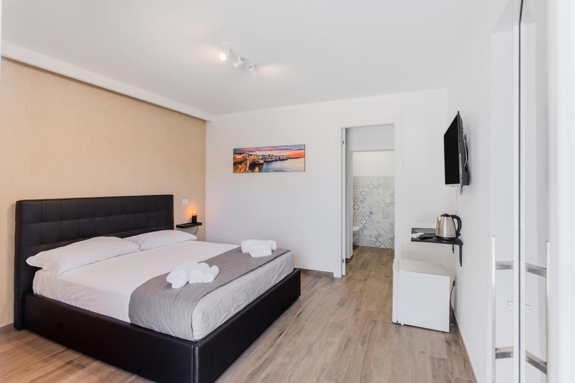 Pietramare Luxury Suites Bari Exteriör bild