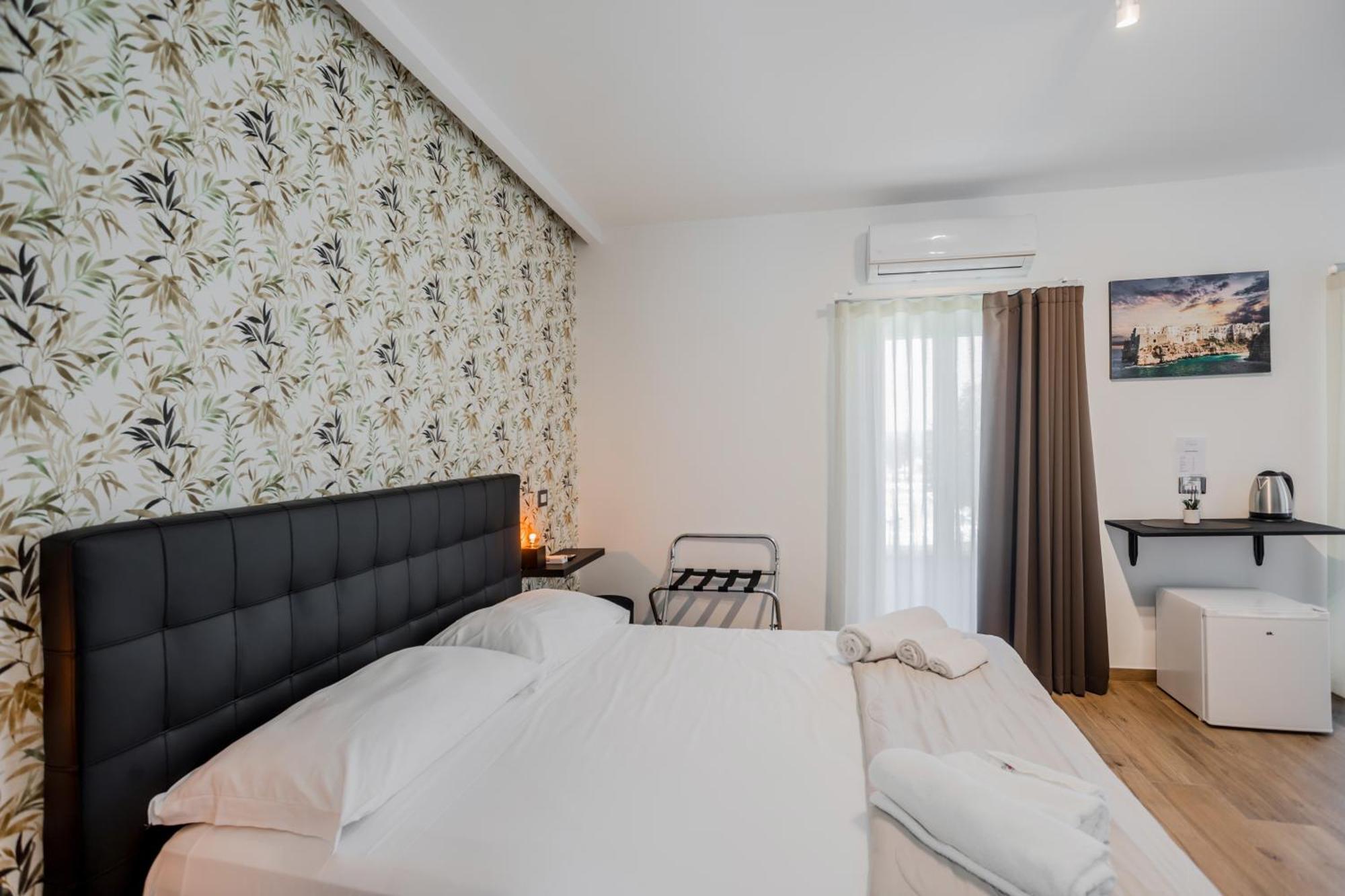 Pietramare Luxury Suites Bari Exteriör bild
