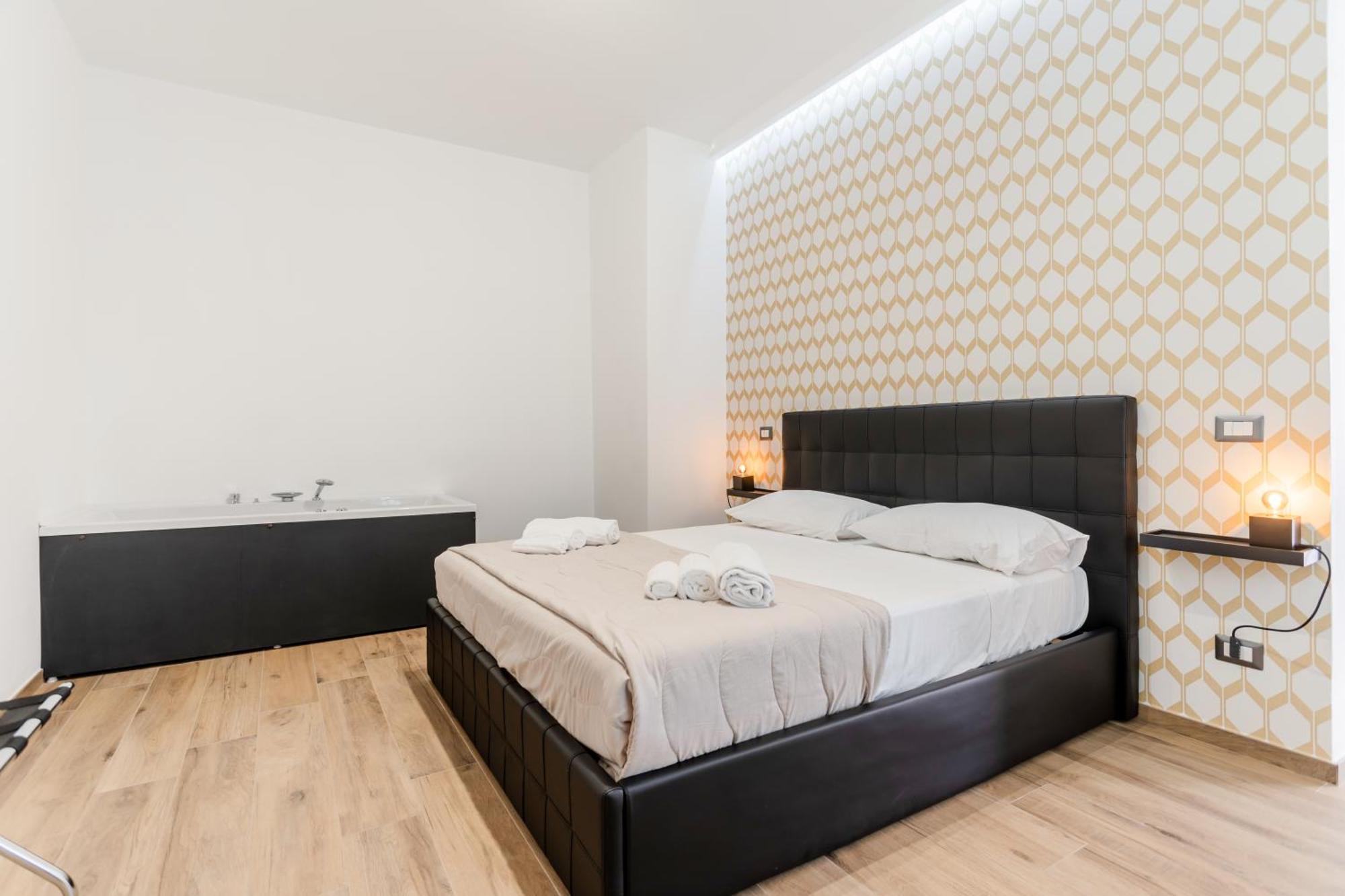 Pietramare Luxury Suites Bari Exteriör bild