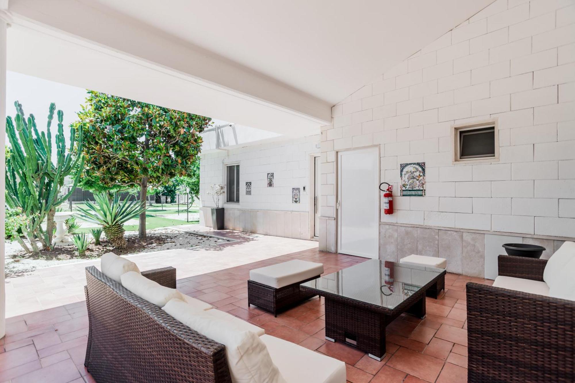 Pietramare Luxury Suites Bari Exteriör bild