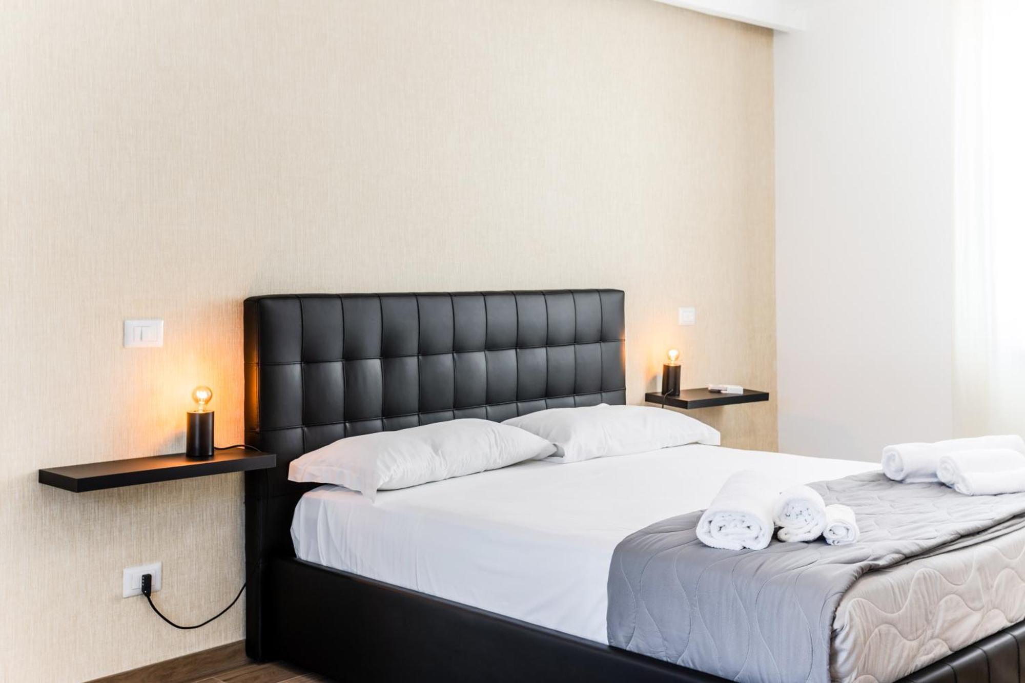 Pietramare Luxury Suites Bari Exteriör bild