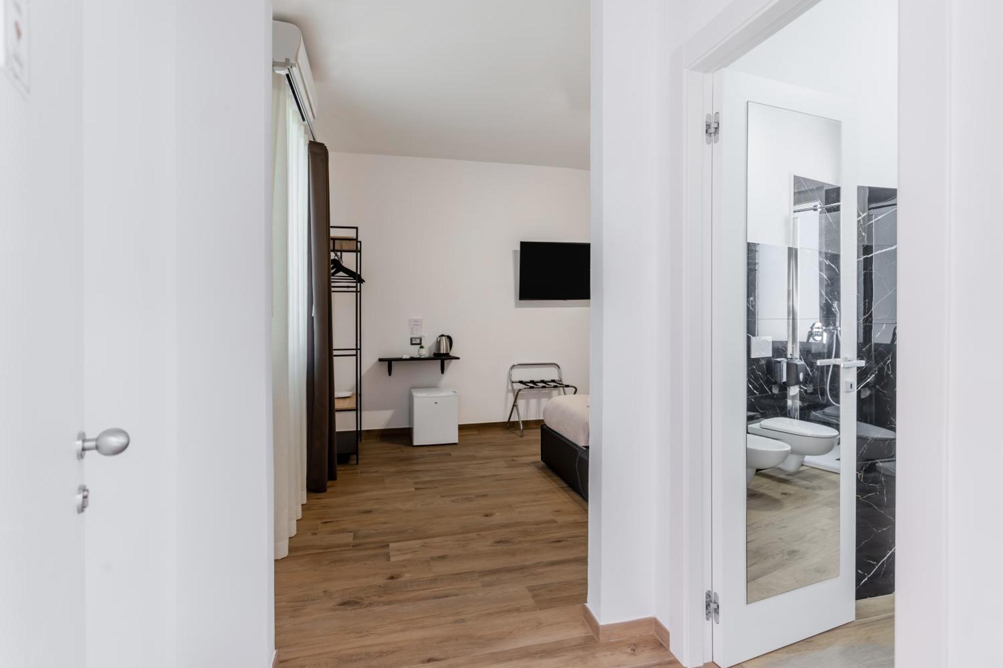 Pietramare Luxury Suites Bari Exteriör bild