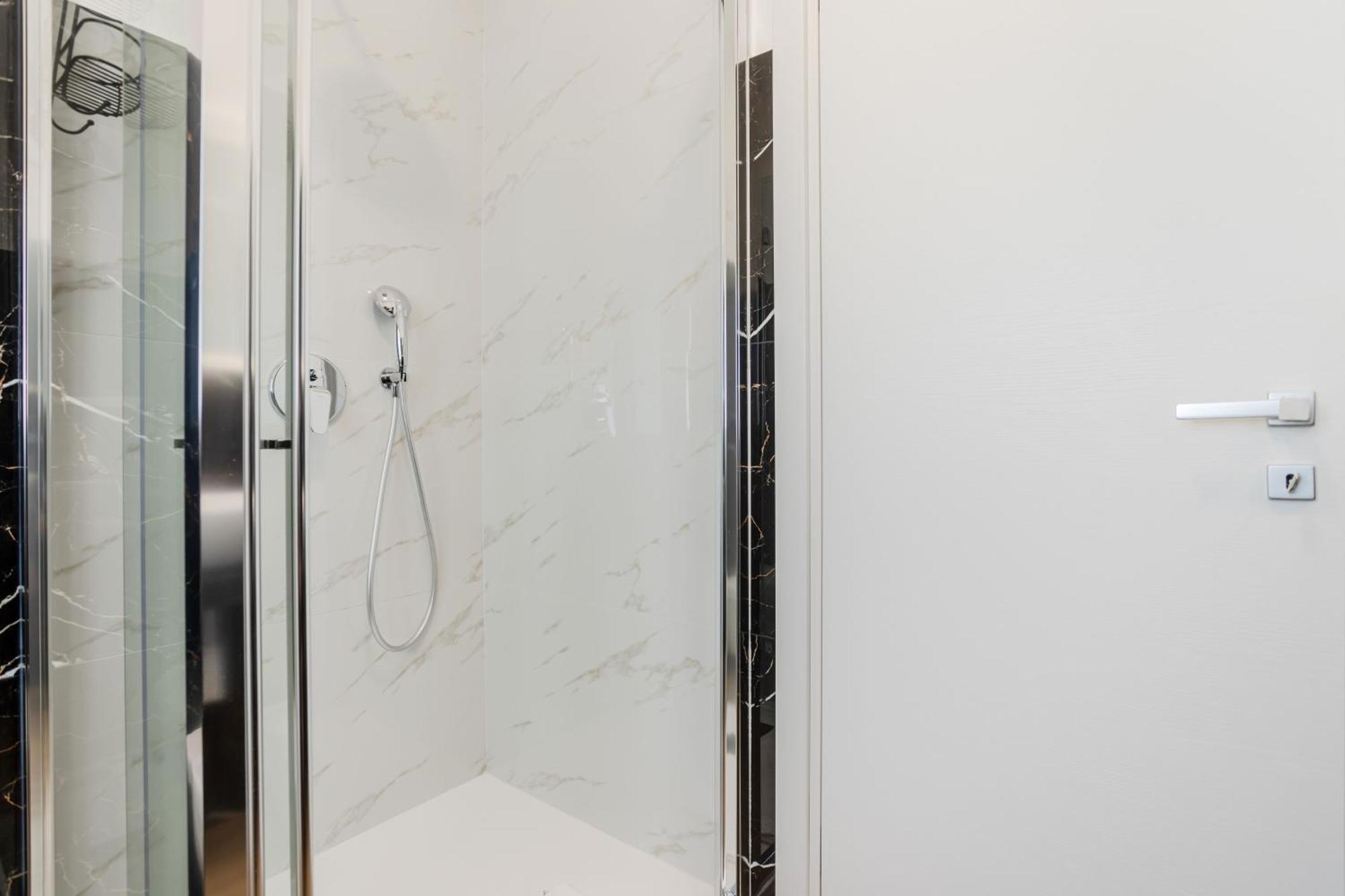 Pietramare Luxury Suites Bari Exteriör bild