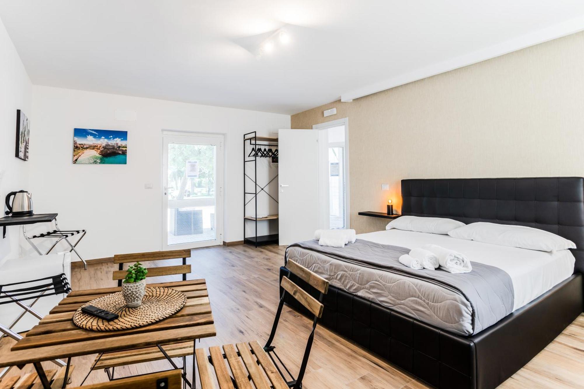 Pietramare Luxury Suites Bari Exteriör bild