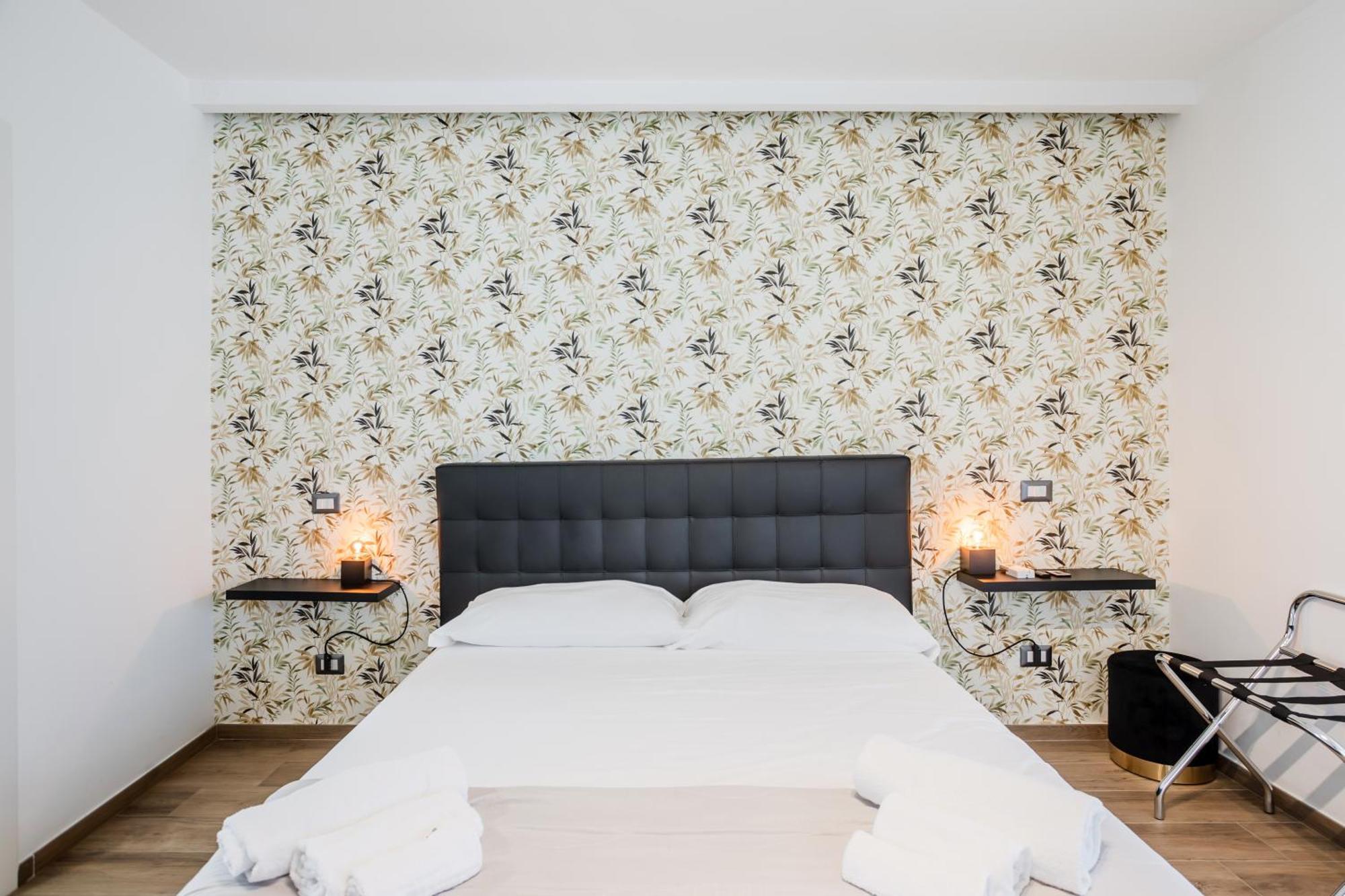 Pietramare Luxury Suites Bari Exteriör bild