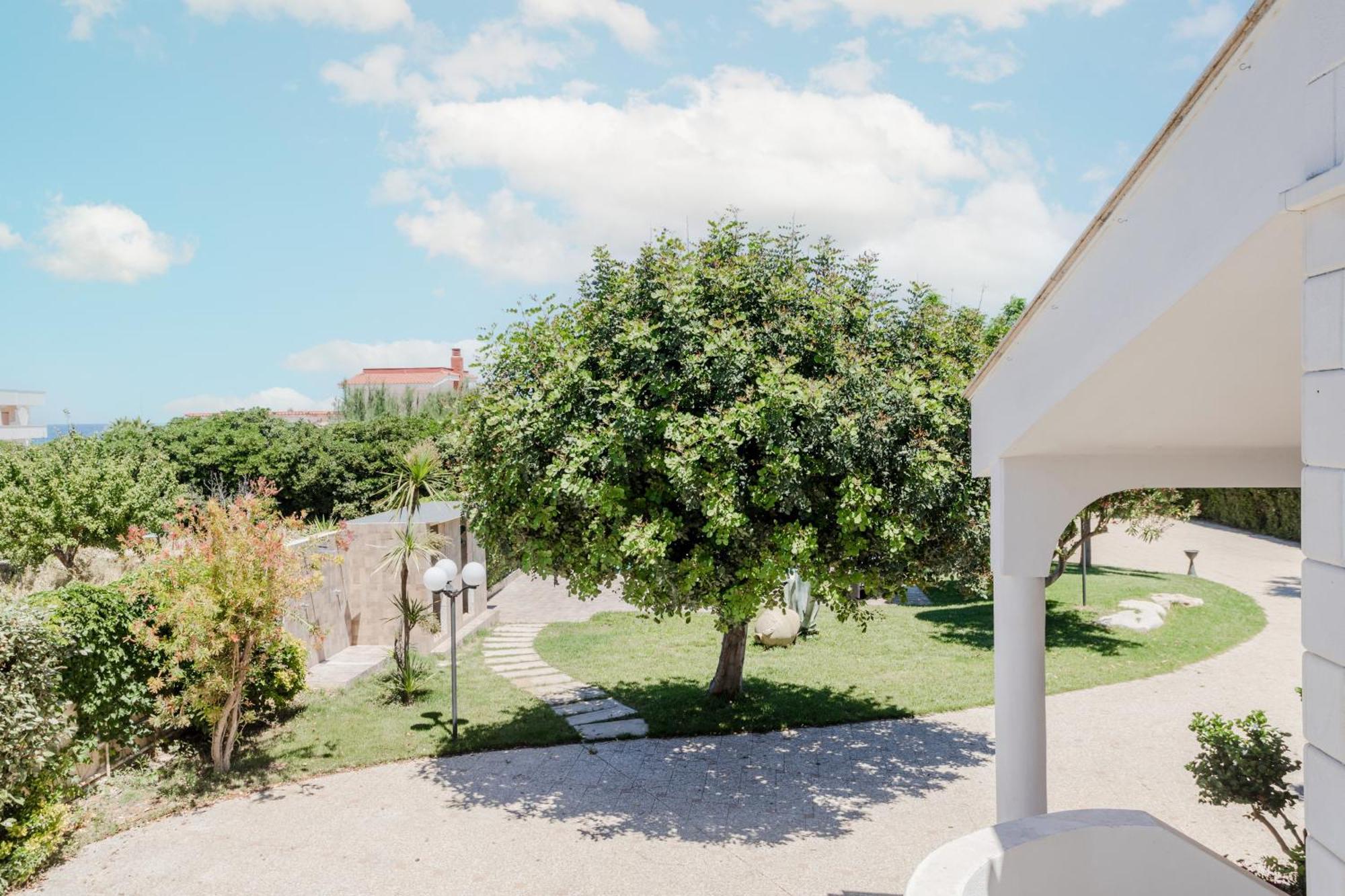 Pietramare Luxury Suites Bari Exteriör bild