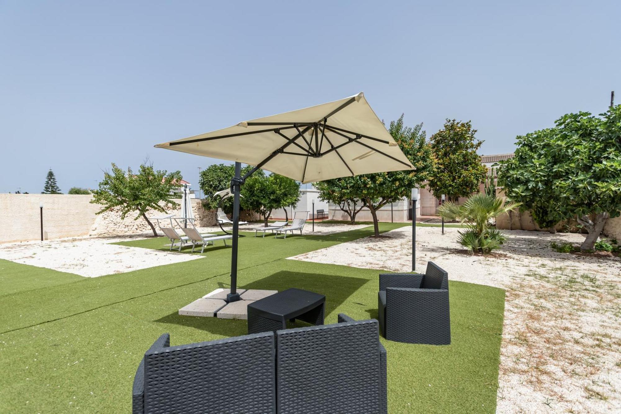 Pietramare Luxury Suites Bari Exteriör bild