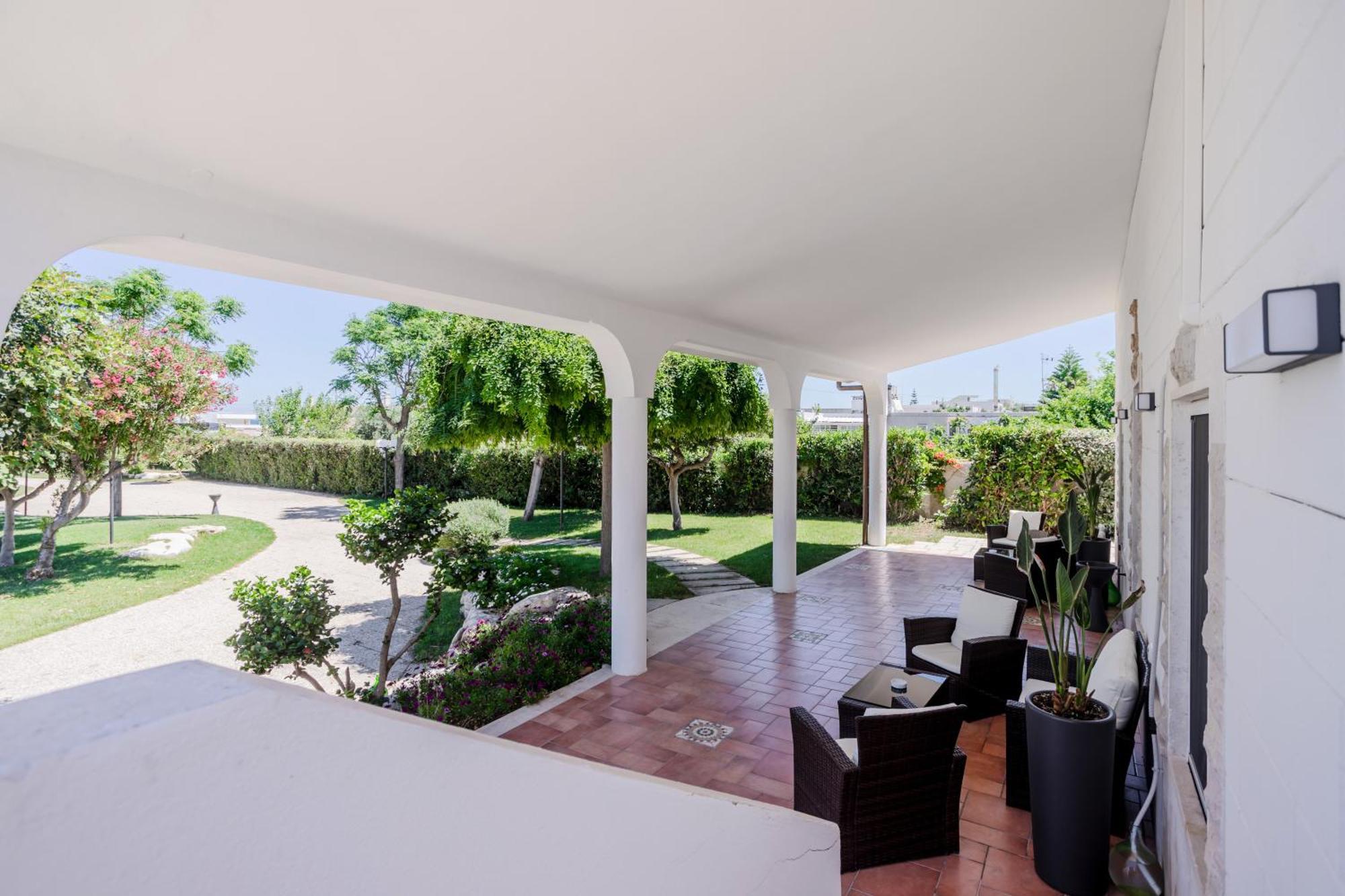 Pietramare Luxury Suites Bari Exteriör bild