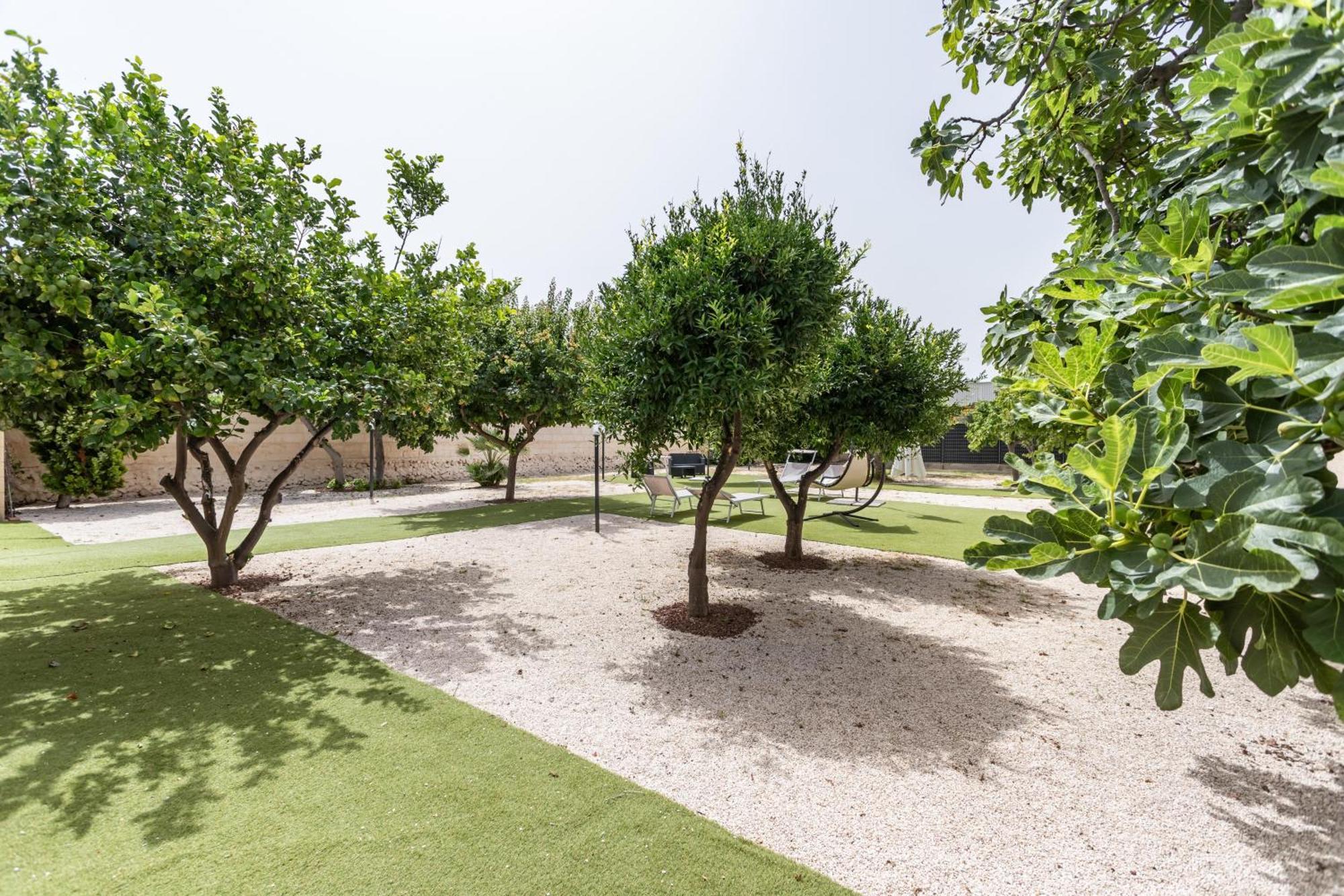 Pietramare Luxury Suites Bari Exteriör bild